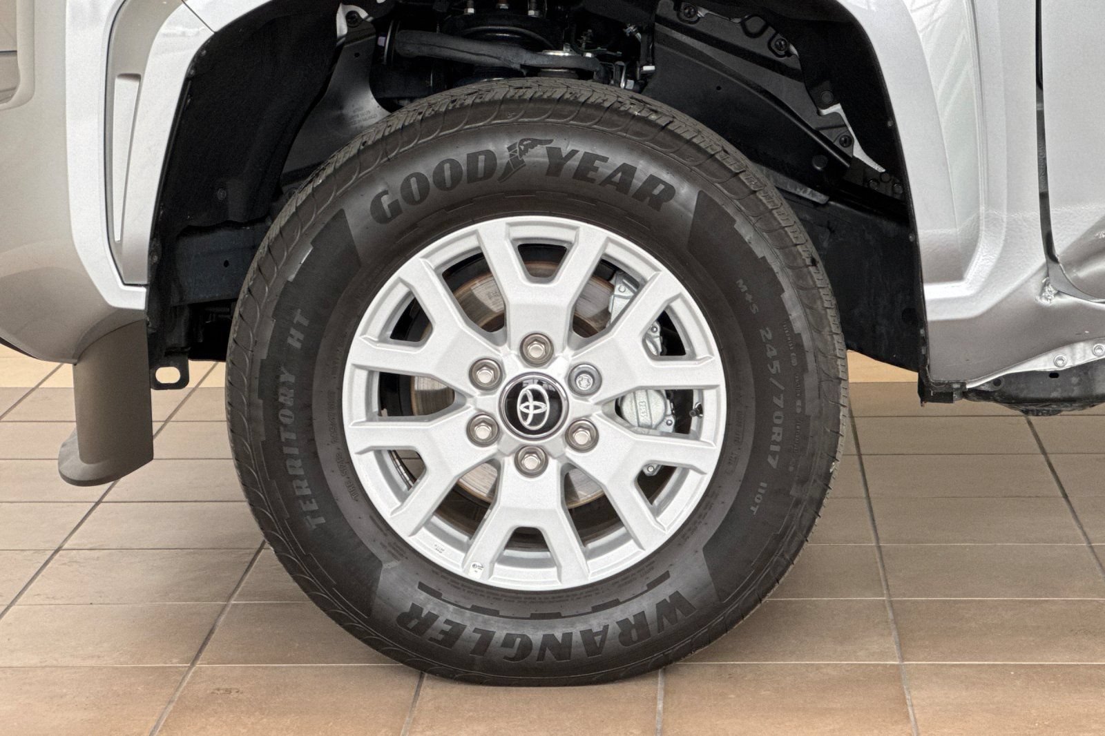 Certified 2025 Toyota Tacoma SR5 AWD/4WD image 25