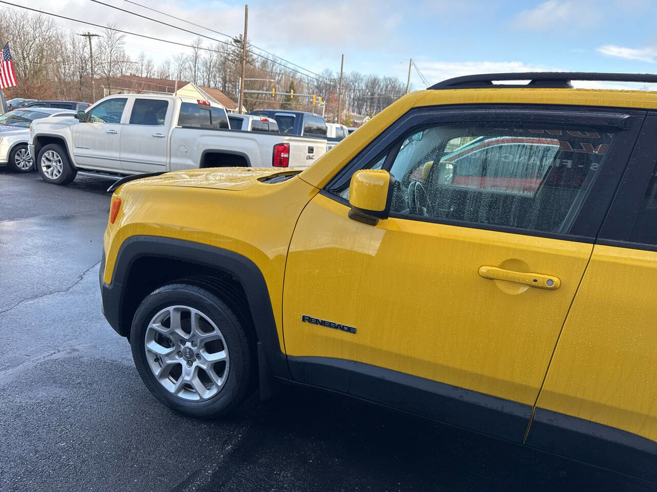 Used 2017 Jeep Renegade Latitude image 4