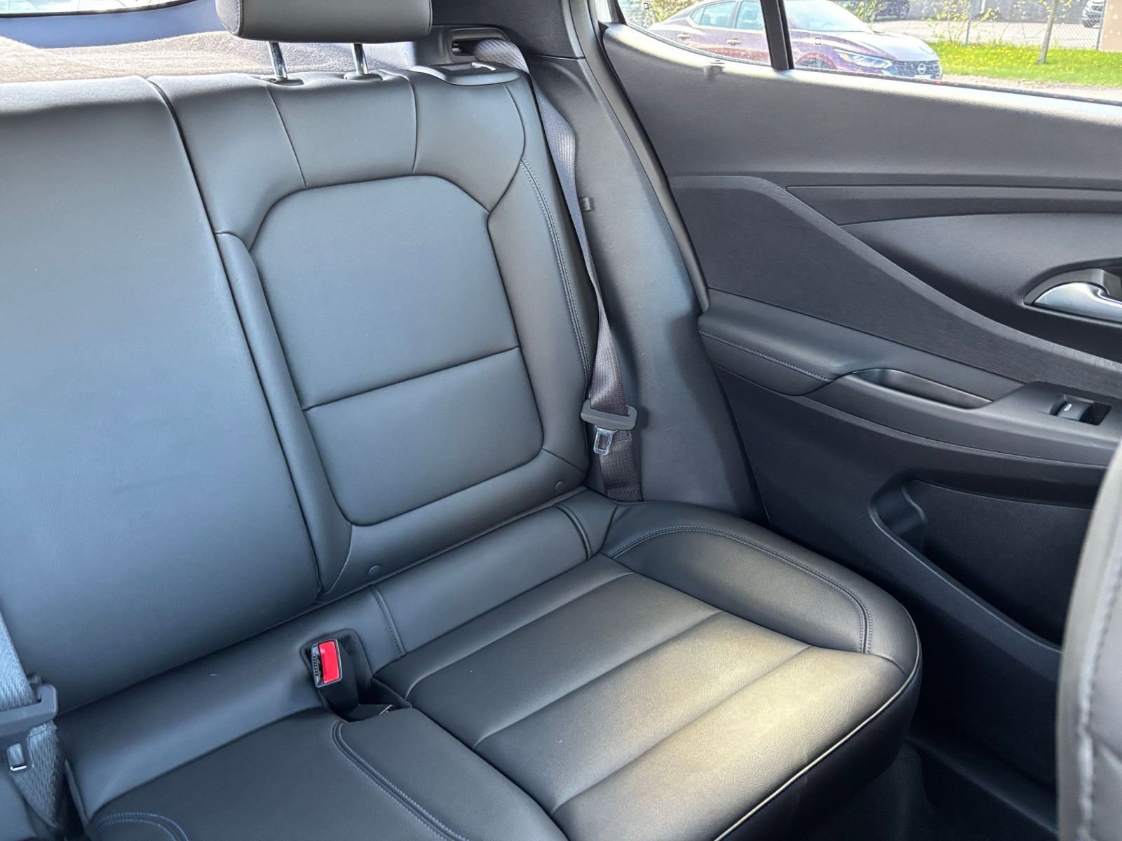 Used 2025 Buick Envista Sport Touring FWD image 37