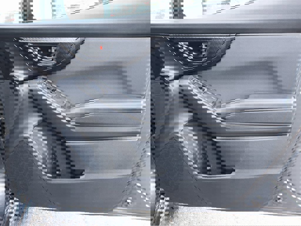 Used 2021 Subaru Crosstrek 2.0i Premium image 9