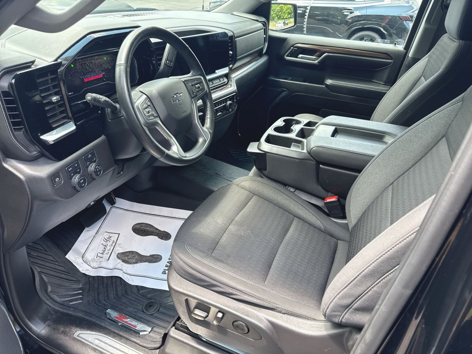 Used 2024 Chevrolet Silverado 1500 LT Trail Boss w/ Protection Package AWD/4WD image 10