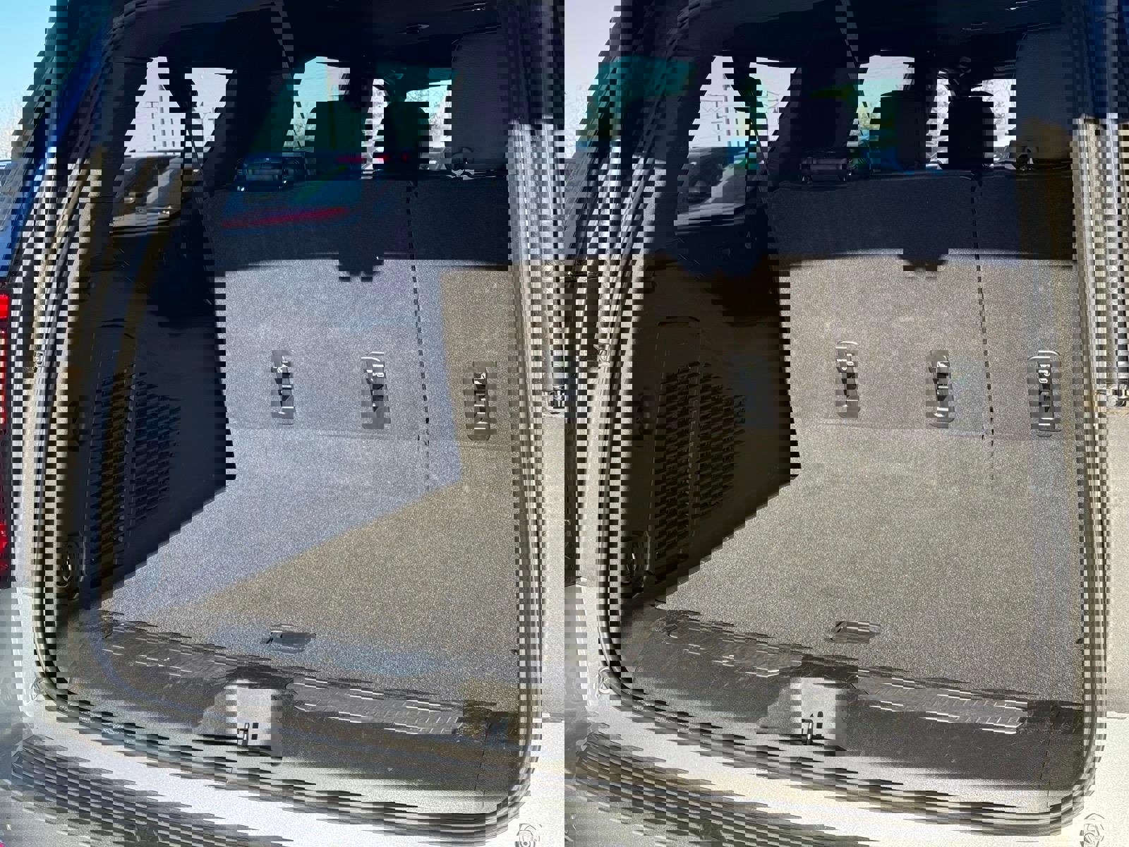 Certified 2025 GMC Yukon XL Denali image 4