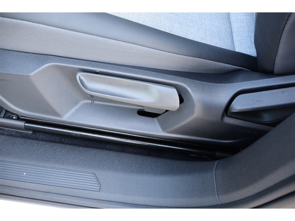 Used 2023 Volkswagen ID.4 Pro image 17