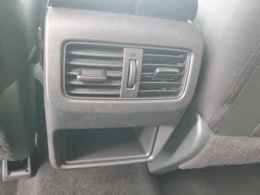 Used 2023 Nissan Rogue S image 17