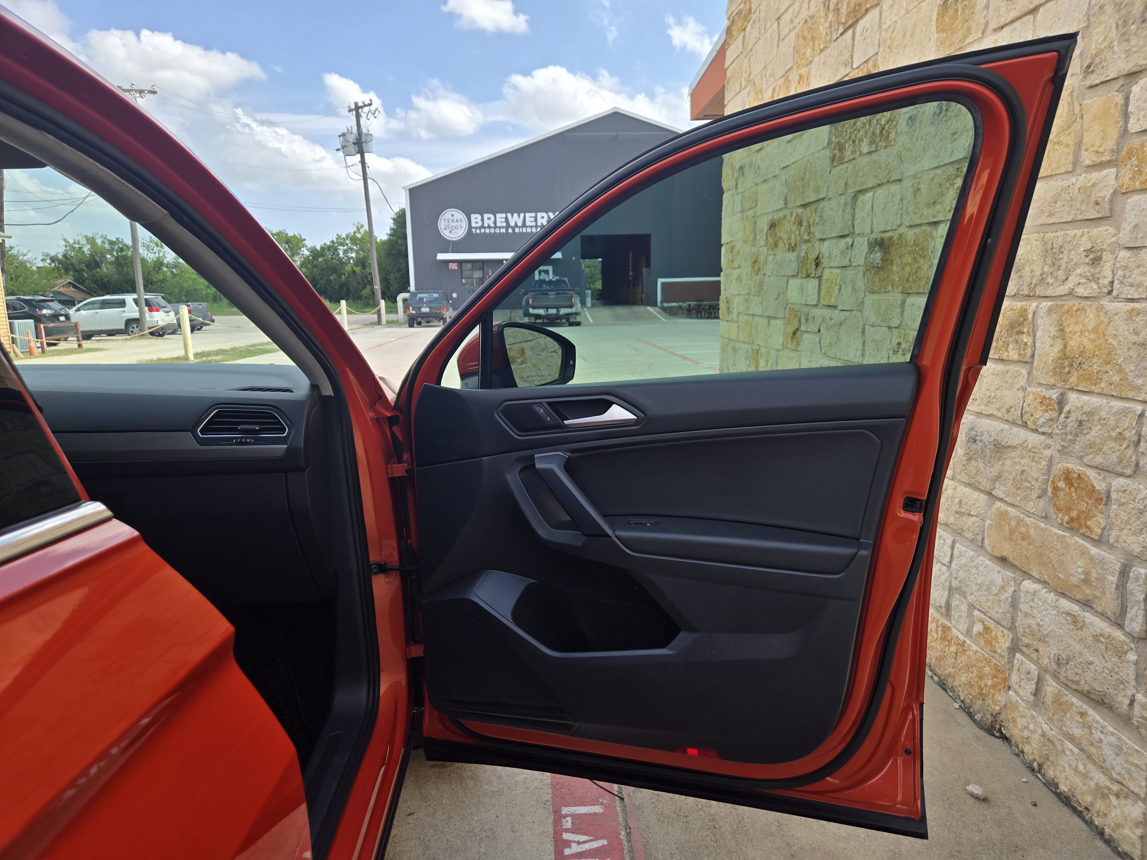 Used 2019 Volkswagen Tiguan SE FWD image 8