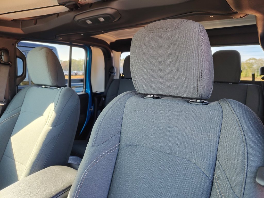 New 2026 Jeep Gladiator Sport AWD/4WD image 15