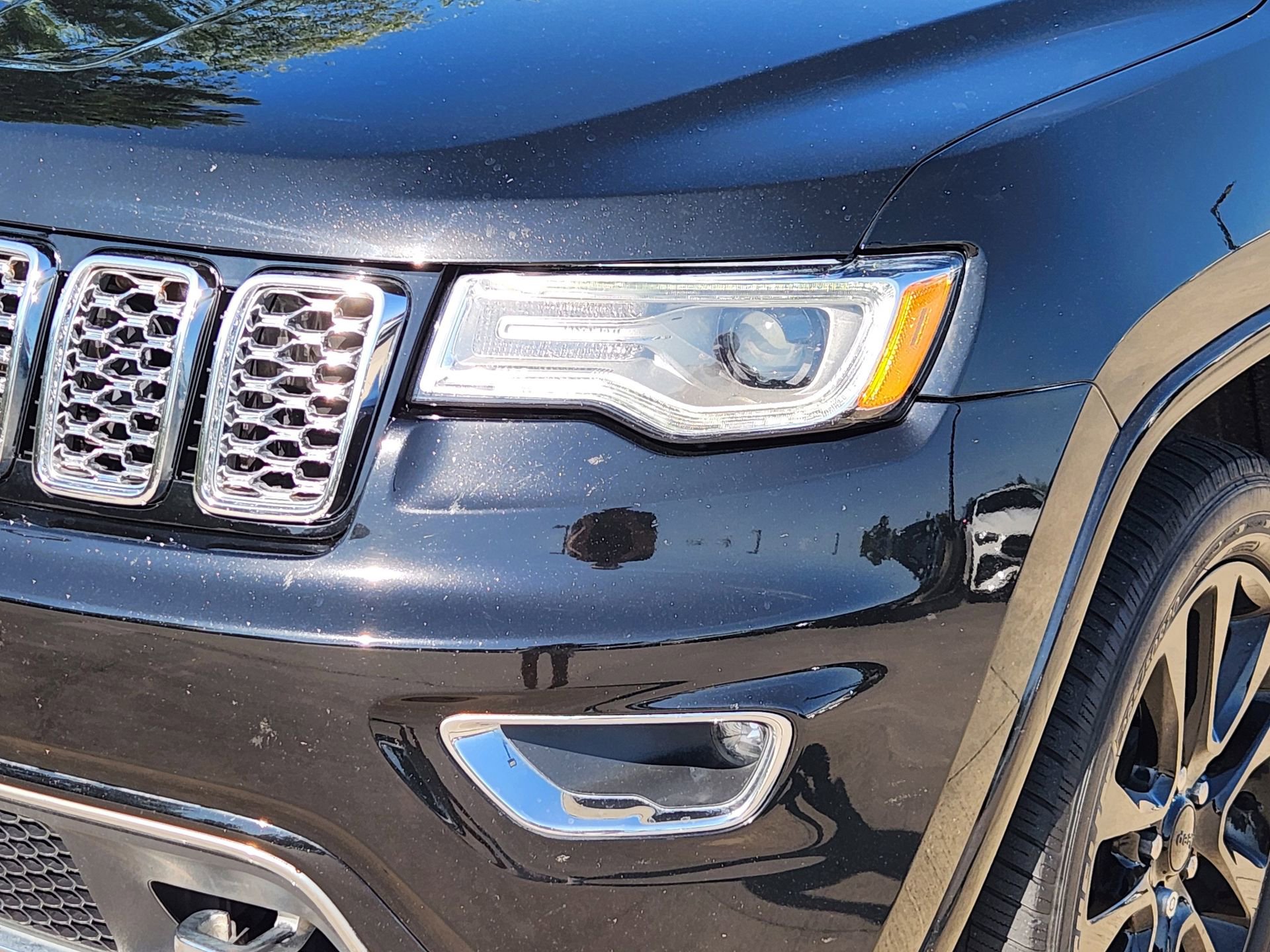 Used 2017 Jeep Grand Cherokee Overland AWD/4WD image 11