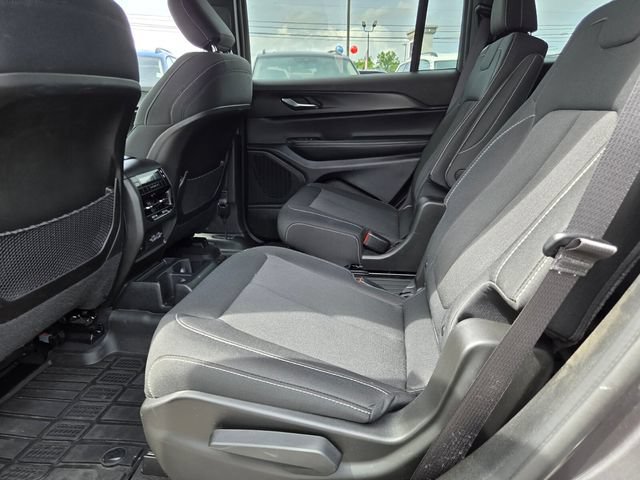 Used 2024 Jeep Grand Cherokee L Laredo w/ Luxury Tech Group I RWD image 6