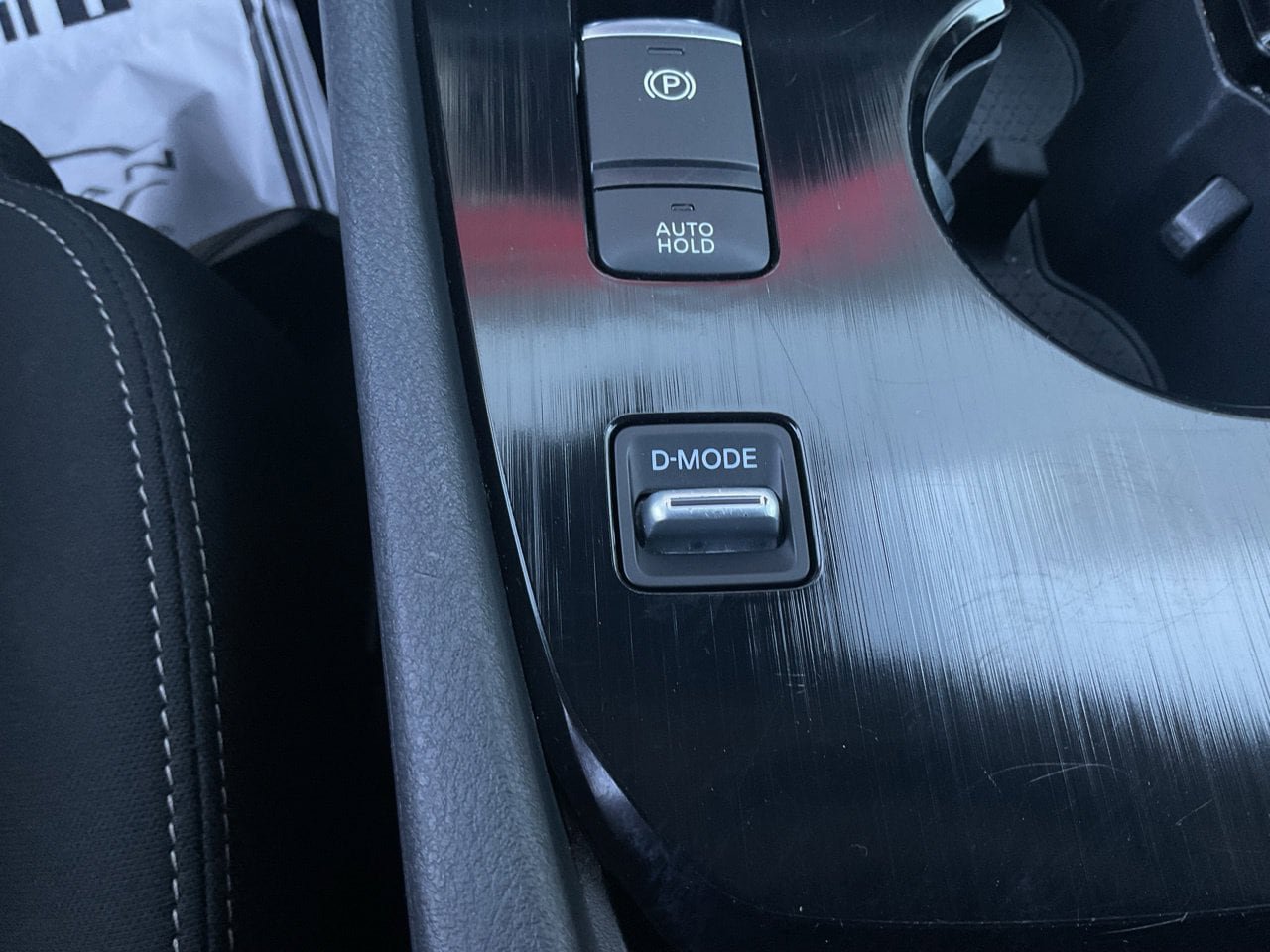Used 2025 Nissan Rogue SV FWD image 23