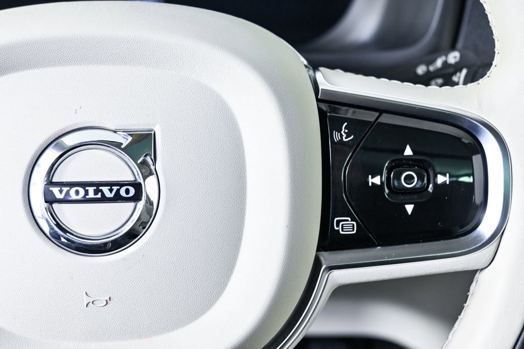 Certified 2024 Volvo XC90 B5 Plus w/ Protection Package Premier image 13