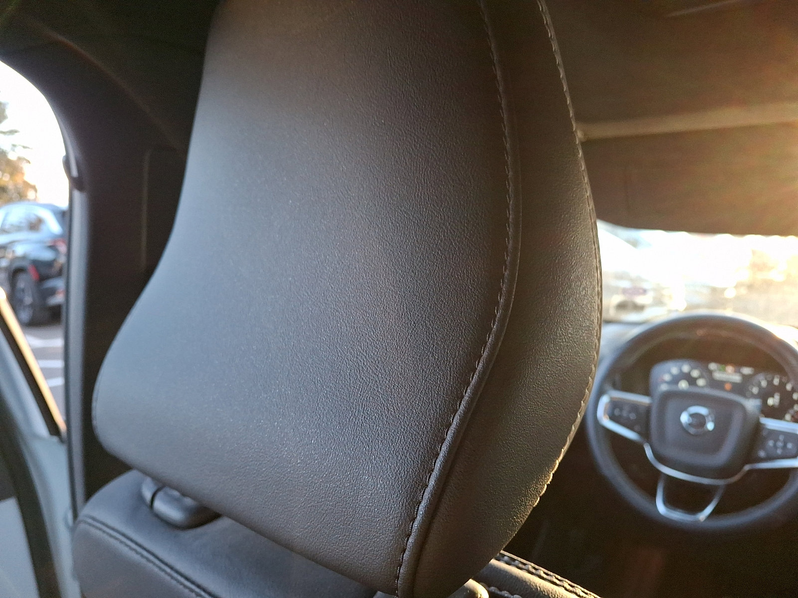 Used 2021 Volvo XC40 T5 R-Design w/ Climate Package image 13