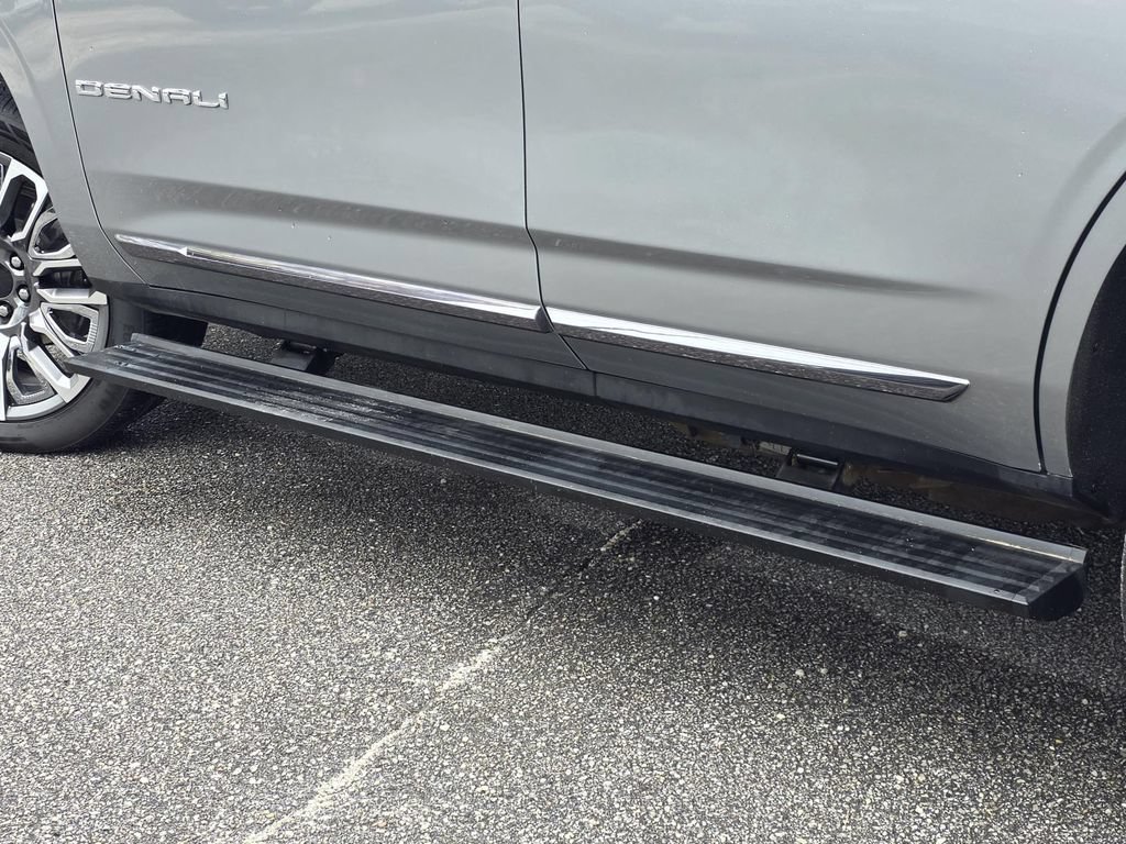 Used 2023 GMC Yukon Denali Ultimate AWD/4WD image 47