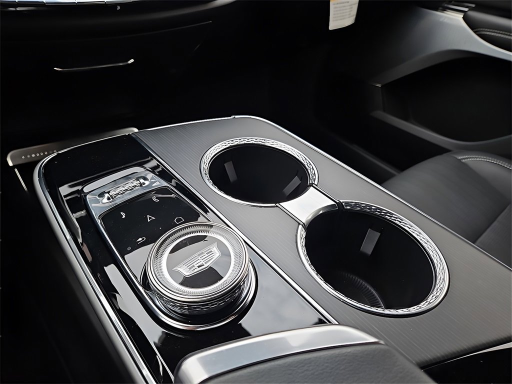 New 2024 Cadillac Lyriq Luxury image 30