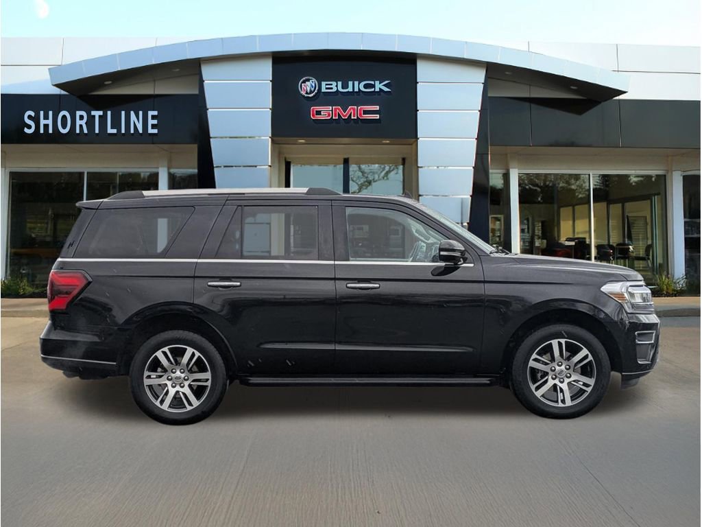 Used 2024 Ford Expedition Limited image 2