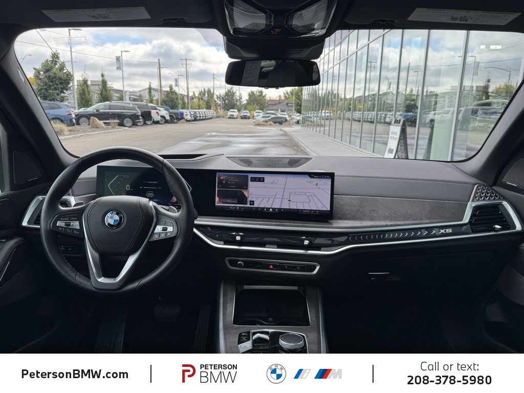 Used 2024 BMW X5 xDrive40i w/ Premium Package image 2