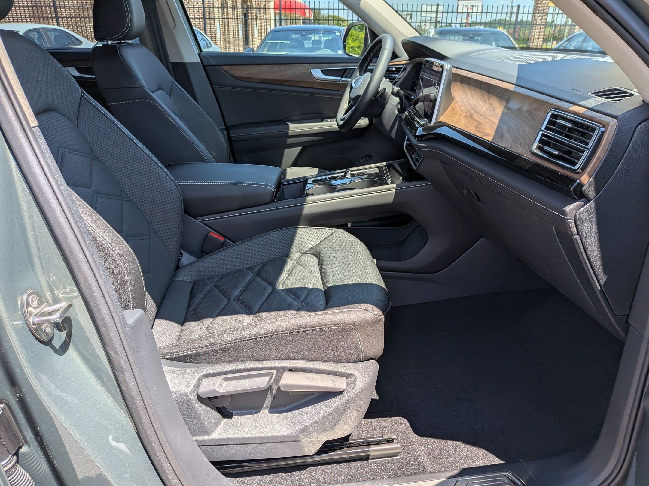 New 2026 Volkswagen Atlas SE AWD/4WD image 37