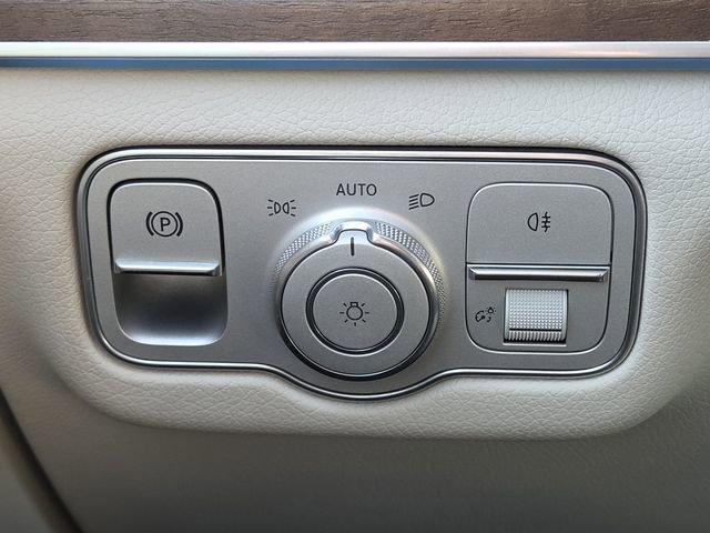 Used 2024 Mercedes-Benz GLS 450 4MATIC image 13