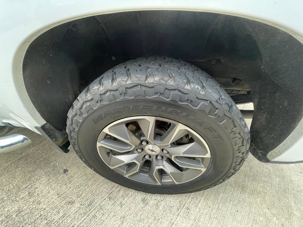 Used 2019 Chevrolet Silverado 1500 RST AWD/4WD image 9