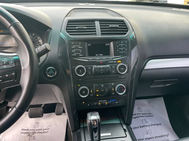 Used 2017 Ford Explorer XLT AWD/4WD image 19