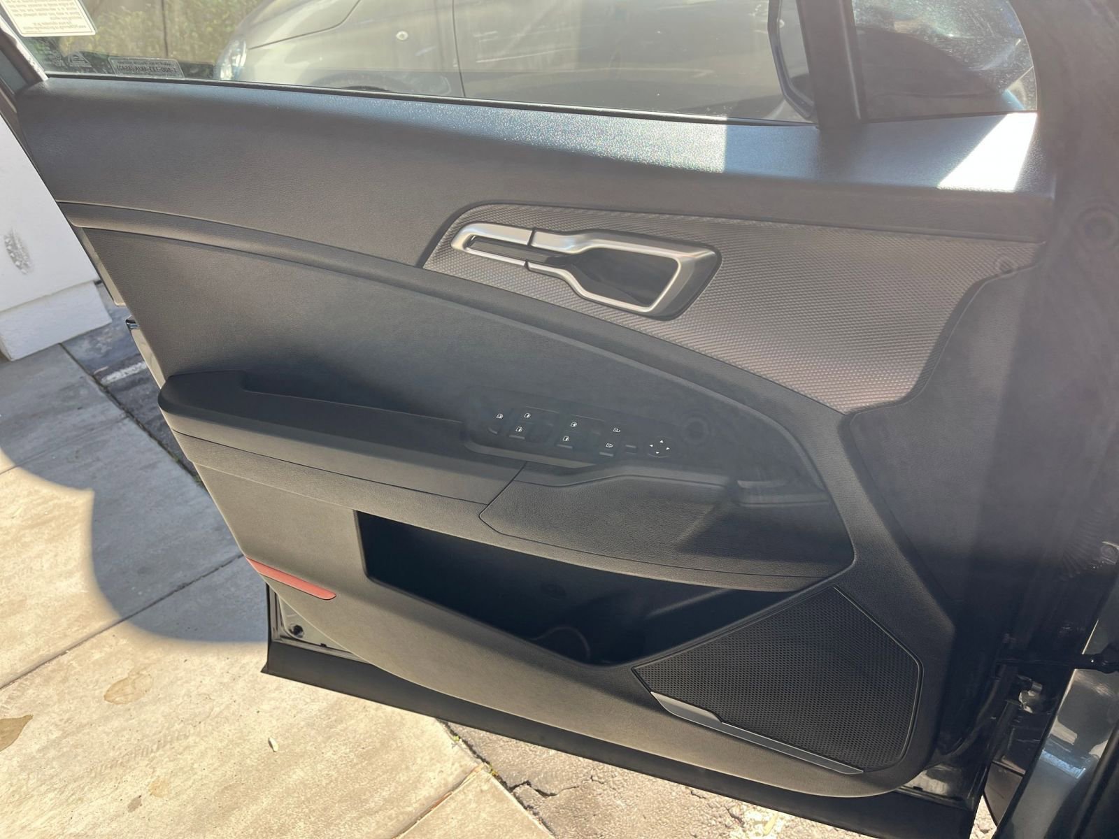 Used 2025 Kia Sportage LX image 18