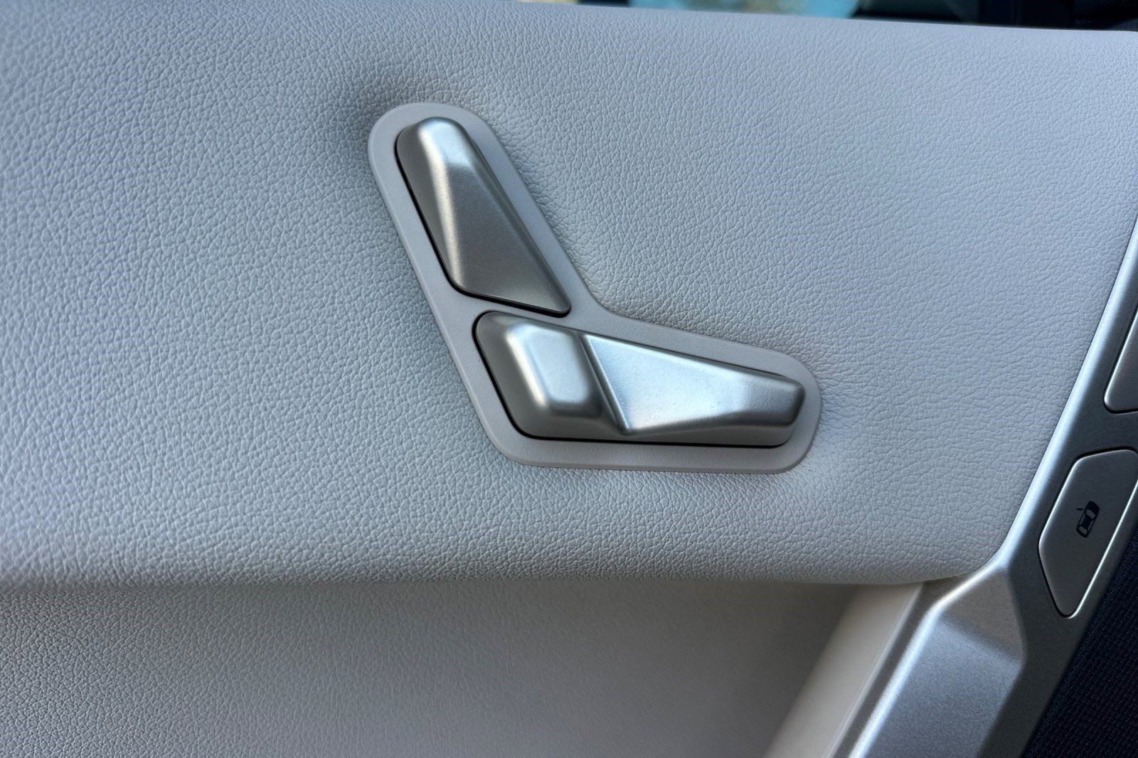 Certified 2024 BMW iX xDrive50 w/ Convenience Package image 14