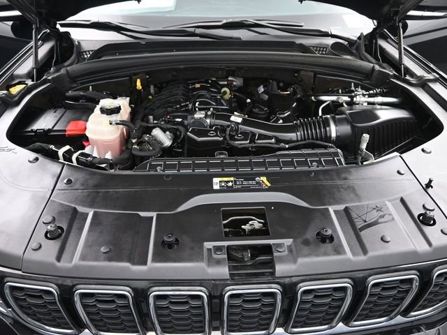 Used 2021 Jeep Grand Cherokee L Limited image 24