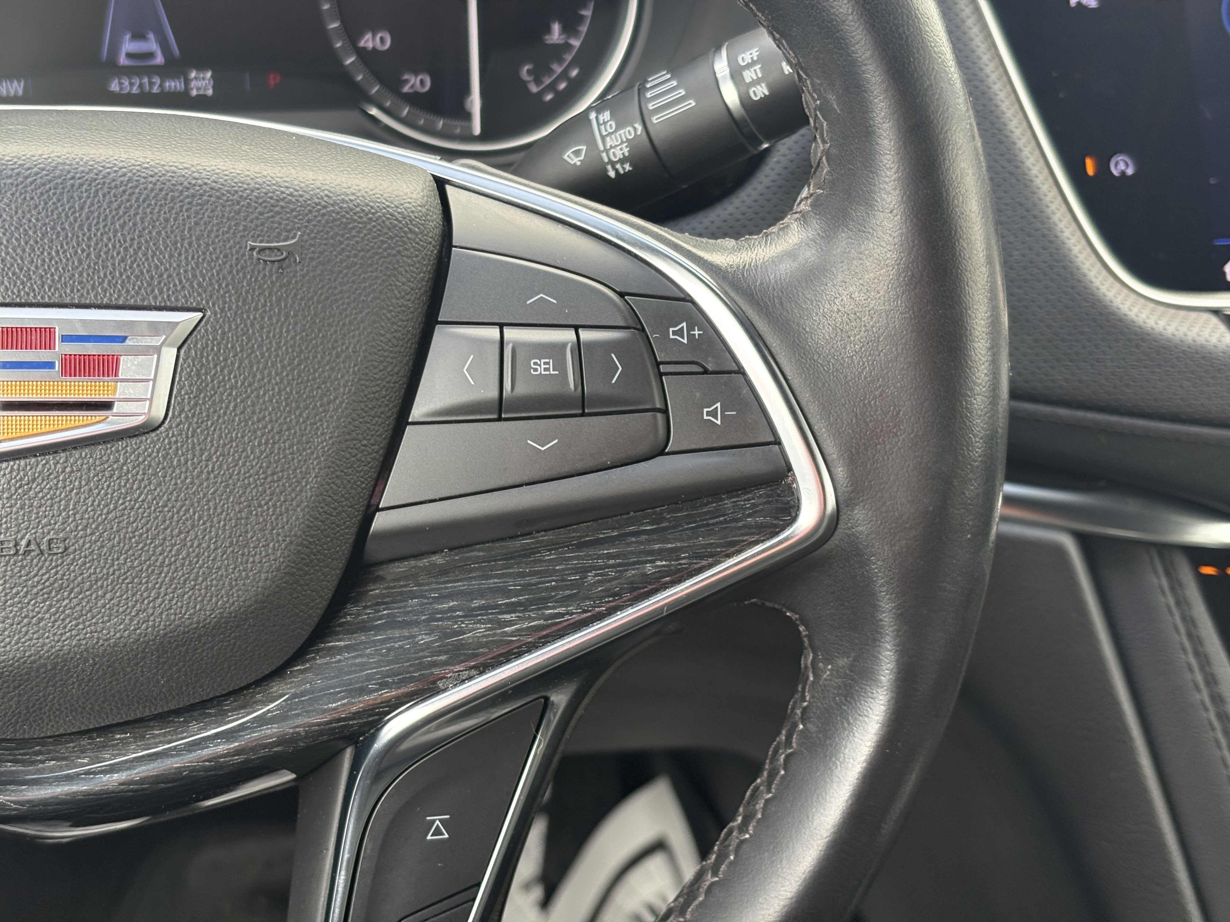 Certified 2023 Cadillac XT5 Premium Luxury image 17