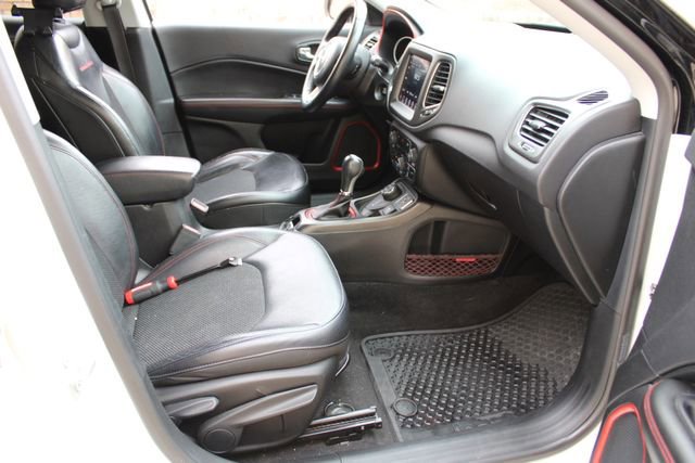 Used 2017 Jeep Compass Trailhawk AWD/4WD image 15