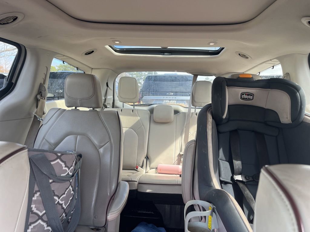 Used 2019 Chrysler Pacifica Limited w/ Tire & Wheel Group image 32