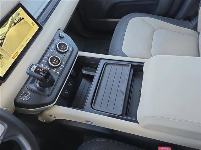 Used 2024 Land Rover Defender 110 X-Dynamic SE image 24