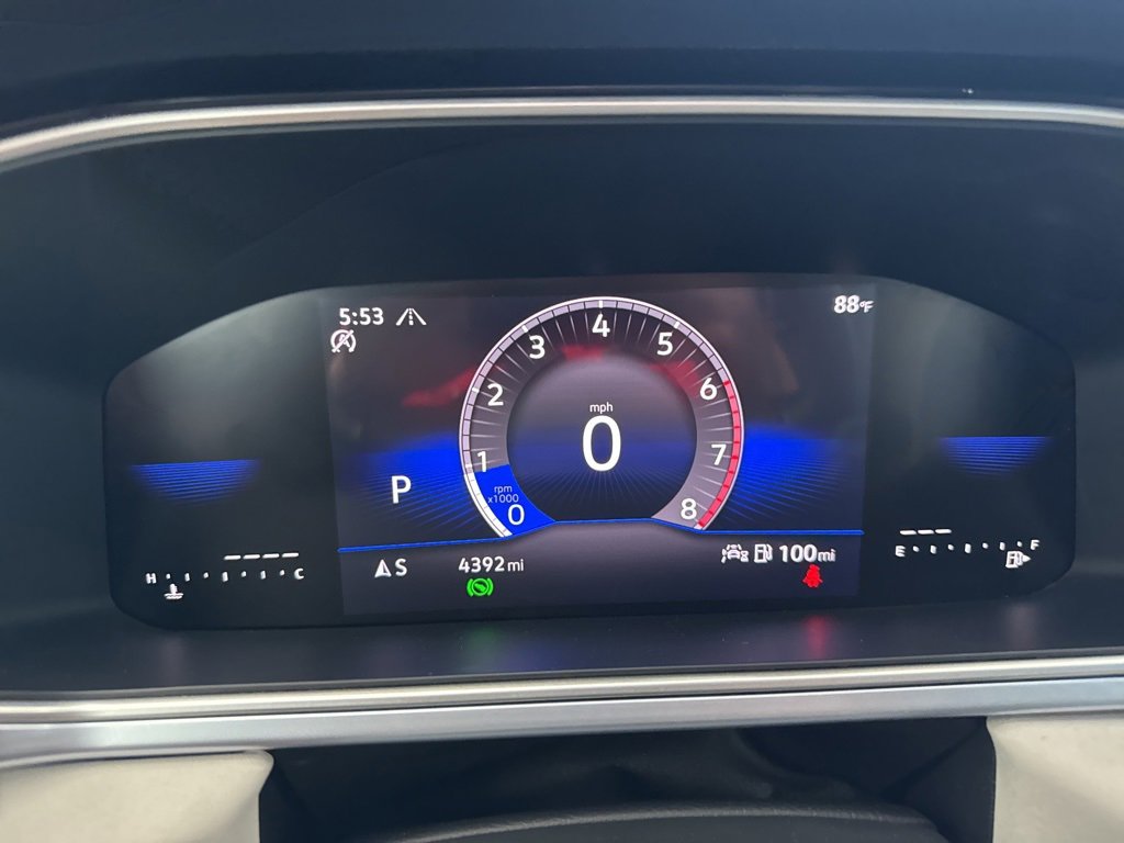 Certified 2025 Volkswagen Taos SE image 15