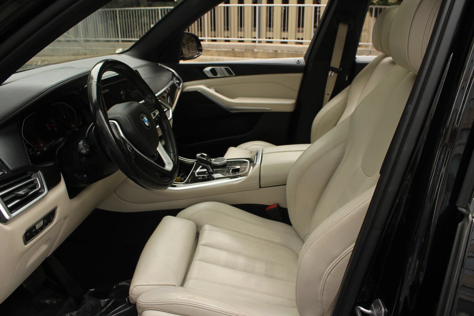 Used 2019 BMW X5 xDrive40i w/ Premium Package 2 AWD/4WD image 15