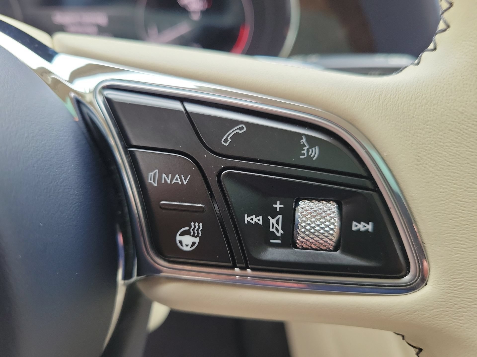 Certified 2022 Bentley Bentayga AWD/4WD image 38