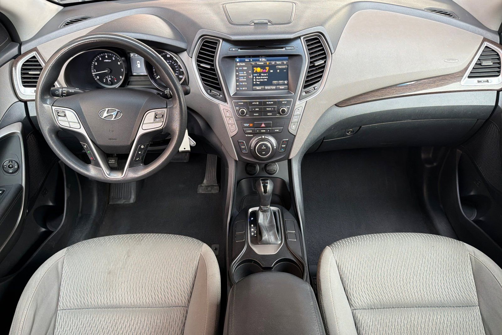 Used 2017 Hyundai Santa Fe SE image 18