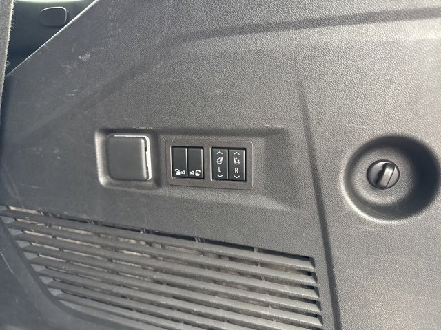 Used 2023 Chevrolet Tahoe Premier image 13