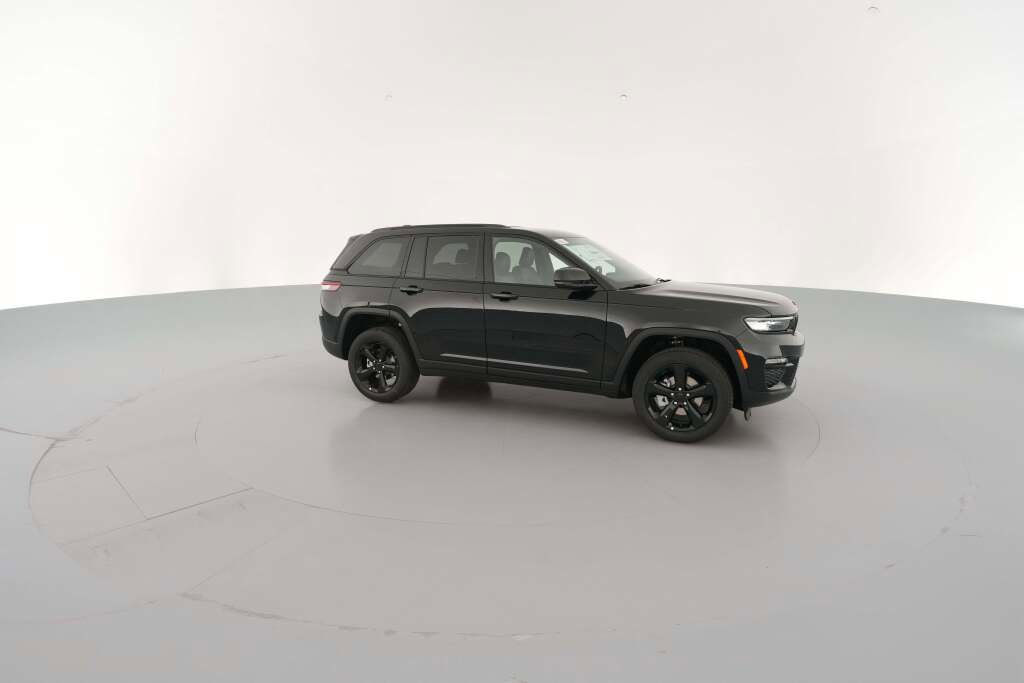New 2025 Jeep Grand Cherokee Limited w/ Black Appearance Package image 15