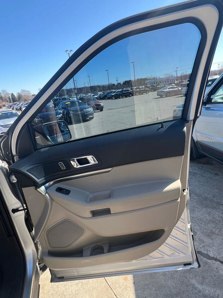 Used 2013 Ford Explorer 4WD w/ Class III Trailer Tow Pkg image 16