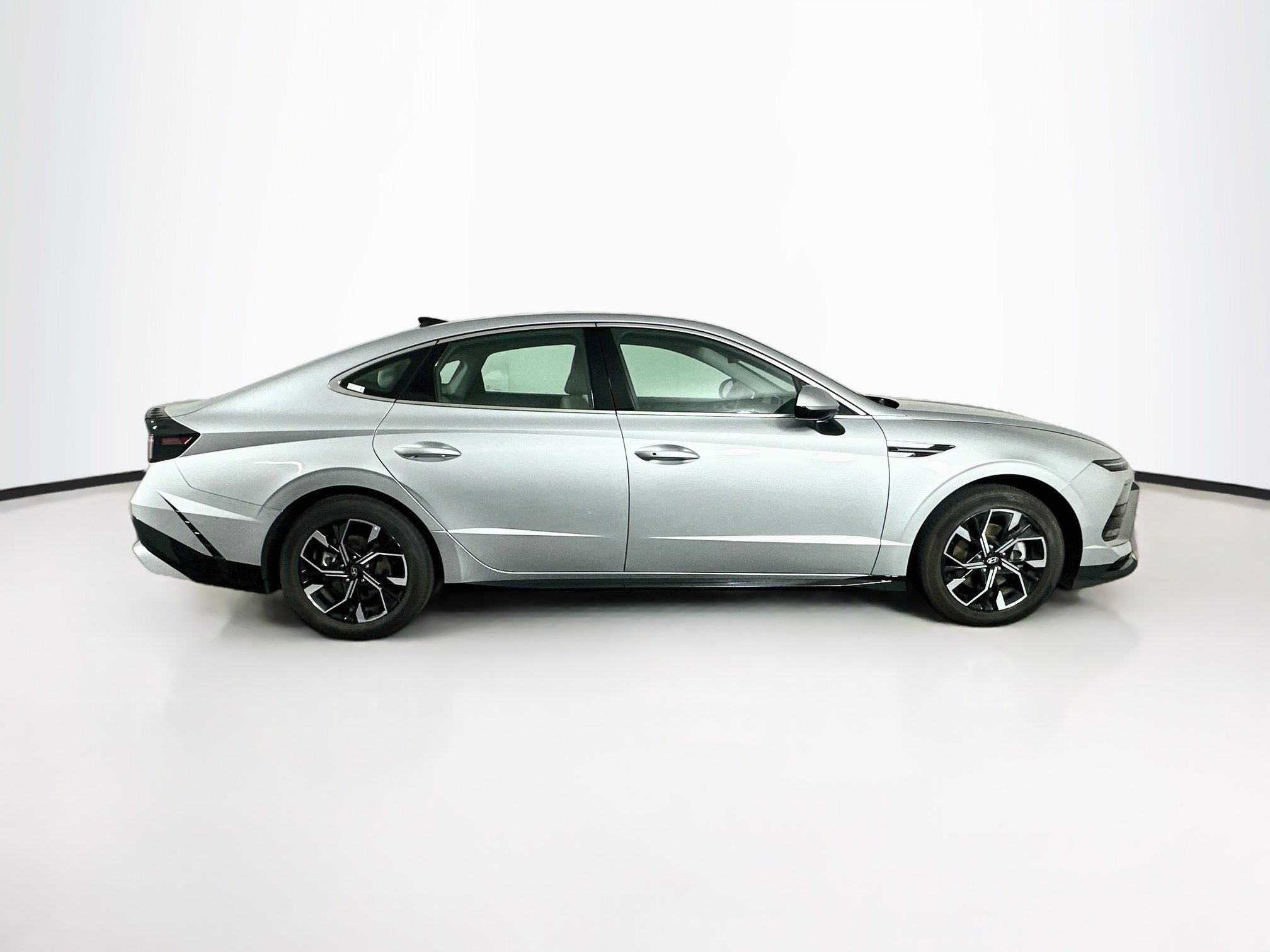 Used 2025 Hyundai Sonata SEL FWD image 10