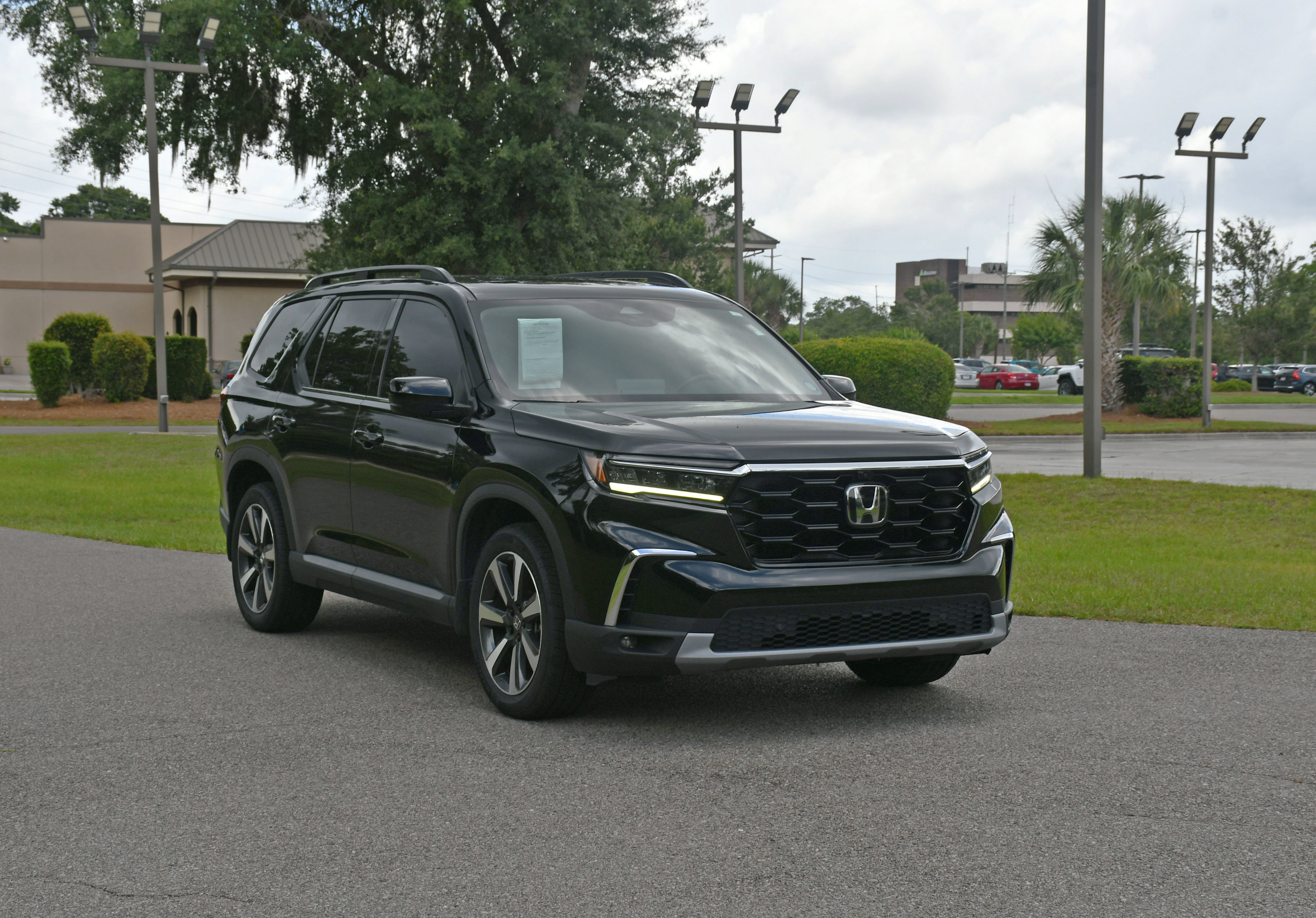 Used 2023 Honda Pilot Elite image 6
