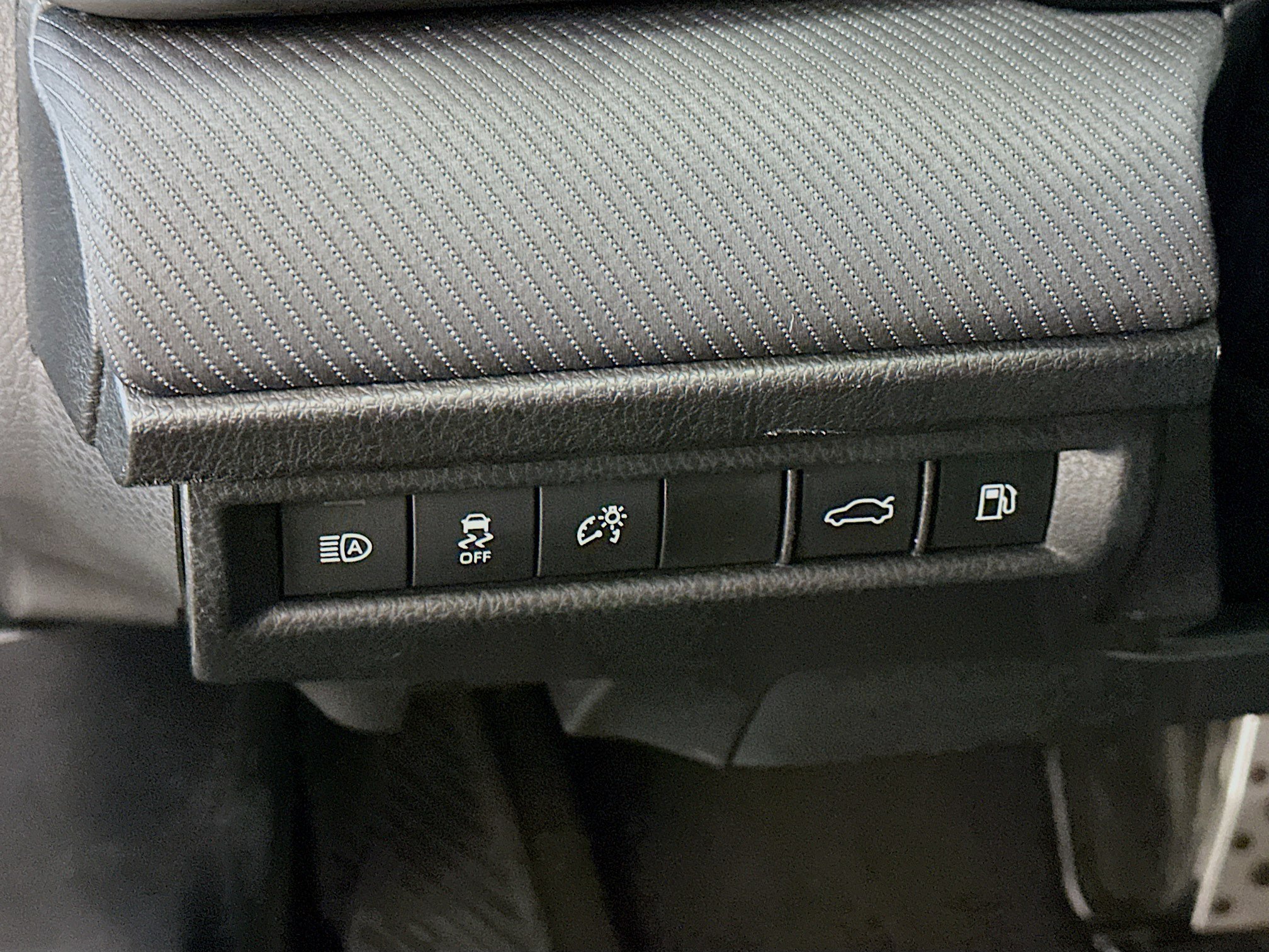 Used 2025 Toyota Camry SE FWD image 17