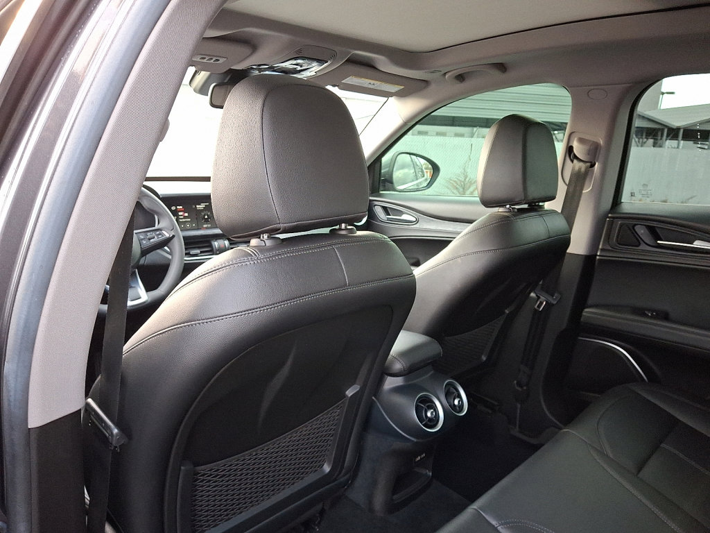 Used 2021 Alfa Romeo Stelvio Sprint w/ Sun & Sound Package image 21