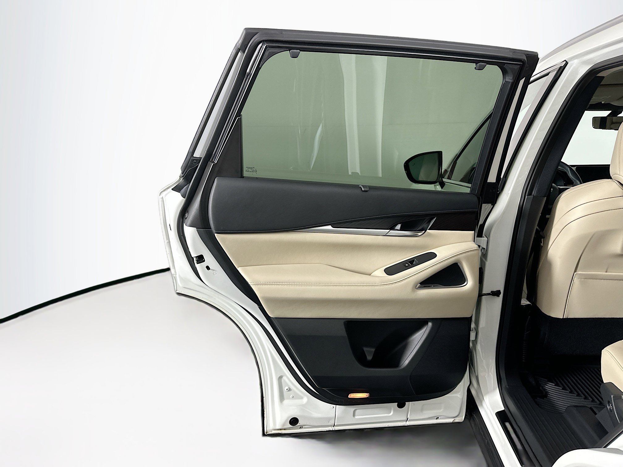 Used 2023 INFINITI QX60 Sensory w/ Vision Package image 28