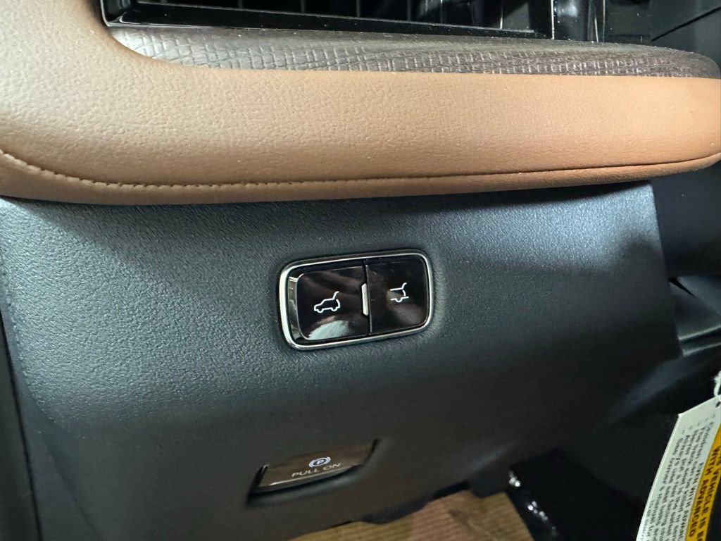 New 2026 Lincoln Navigator Reserve AWD/4WD image 36
