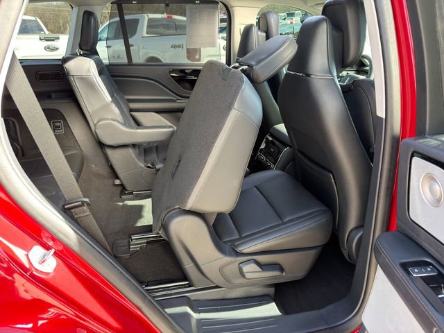 Used 2025 Lincoln Aviator Reserve w/ Equipment Group 201A AWD/4WD image 13