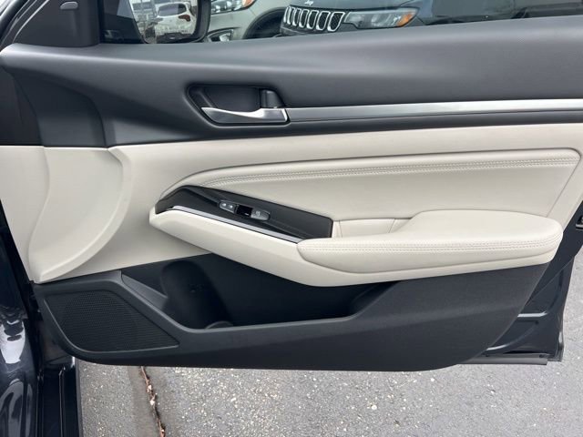 Used 2020 Nissan Altima 2.5 SV image 30