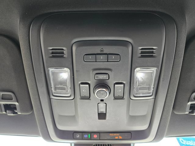 Used 2023 Chevrolet Suburban Premier AWD/4WD image 26