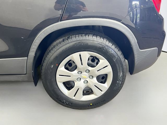 Used 2018 Chevrolet Trax LS FWD image 24