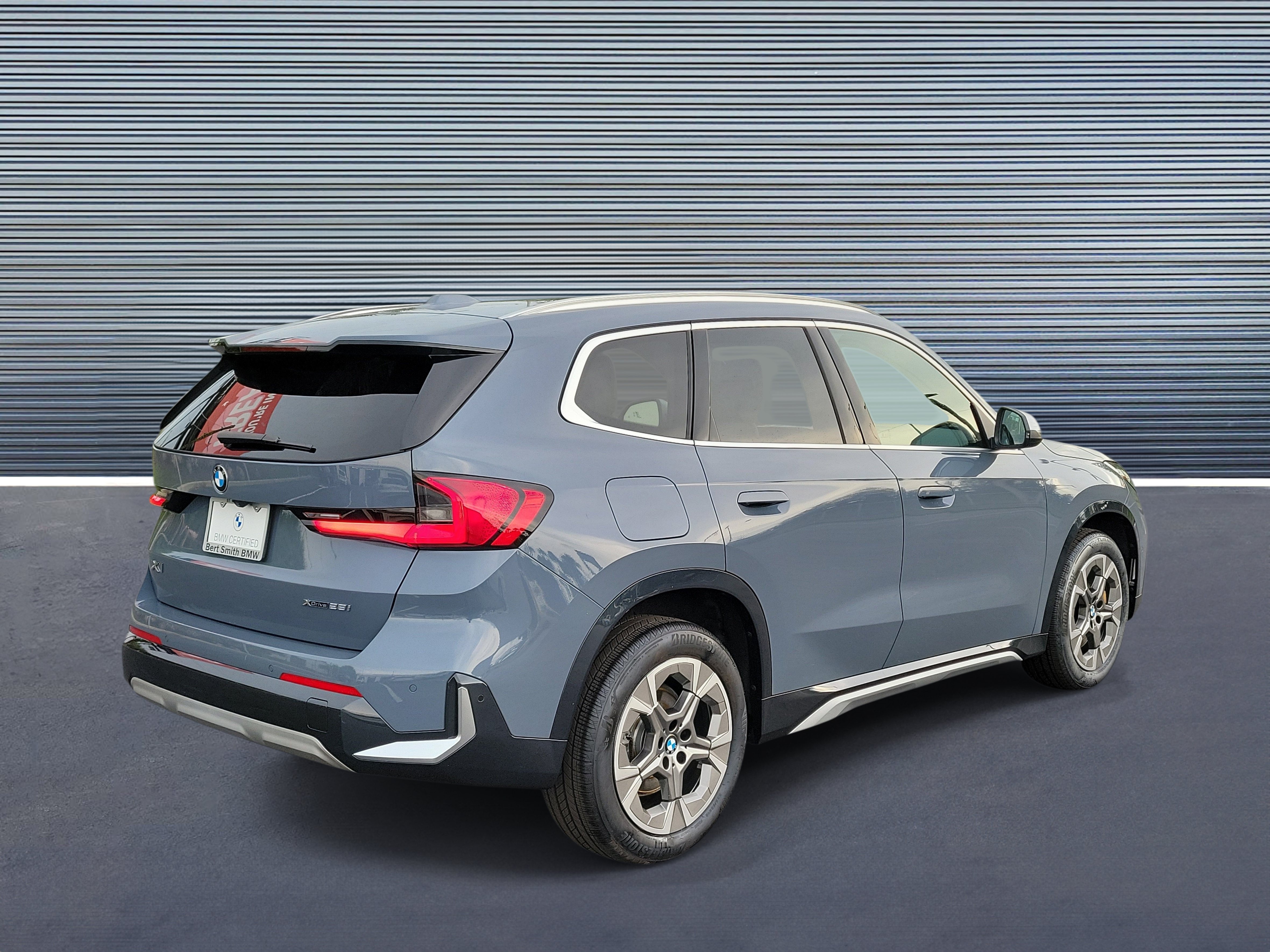 Used 2023 BMW X1 xDrive28i w/ Convenience Package AWD/4WD image 3