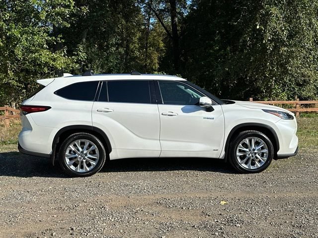 Used 2021 Toyota Highlander Limited AWD/4WD image 9