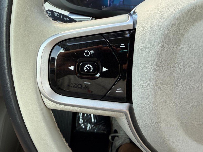 Certified 2026 Volvo XC60 B5 Ultra AWD/4WD image 19